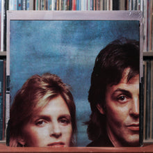 Load image into Gallery viewer, Wings - London Town - w/ SHRINK & POSTER - 1978 Capitol, VG+/VG+ 4