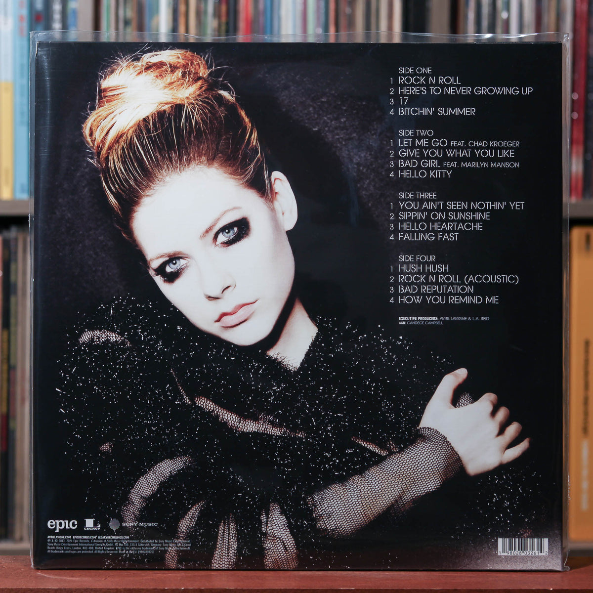 Avril Lavigne comic 3 冊セット　希少な‼️ペーパーバック Avril Lavigne Greatest Hits Vinyl LP | Hot Topic