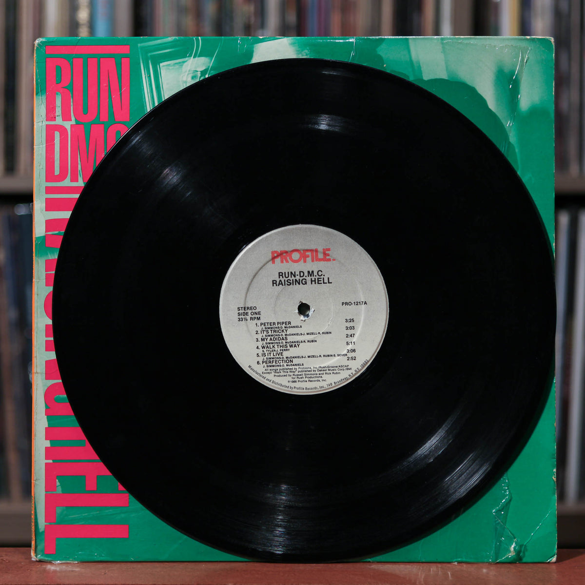 RUN D.M.C. 　Raising Hell　LP　レコード　国内盤 Amazon.co.jp: Raising Hell: ミュージック