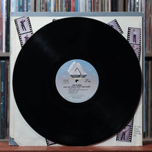 Load image into Gallery viewer, The Kinks - Give The People What They Want W/ PRESS PHOTO &amp; RELEASE 1981 VG/VG+ 3
