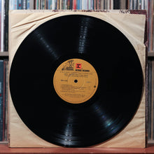 Load image into Gallery viewer, Neil Young, Crazy Horse - Everybody Knows This Is Nowhere - 1978 Reprise, VG+/VG 3
