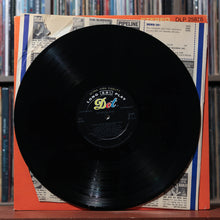 Load image into Gallery viewer, The Split Level - ("Divided We Stand") - 1968 Dot, VG+/VG+ 3
