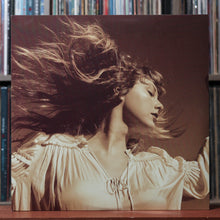 Load image into Gallery viewer, Taylor Swift - Fearless (Taylor's Version) - RED OPAQUE - 3LP 2021, VG+/EX 1
