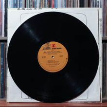 Load image into Gallery viewer, Neil Young, Crazy Horse - Zuma - 1975 Reprise, VG/VG+ 4

