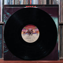 Load image into Gallery viewer, Kiss - Love Gun - 1977 Casablanca, VG/VG 4
