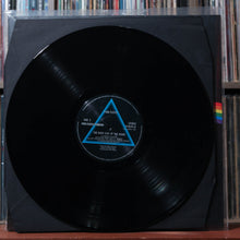 Load image into Gallery viewer, Pink Floyd The Dark Side Of The Moon - 1 POSTER 2 STICKERS - 2022 Pink Floyd EX 4
