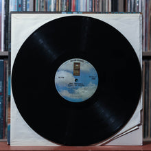Load image into Gallery viewer, Joni Mitchell, The L.A. Express - Miles Of Aisles - 2LP 1974 Asylum, VG+/VG+ 4
