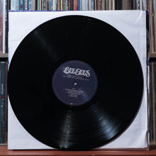 Load image into Gallery viewer, Bee Gees - Timeless (The All-Time Greatest Hits) - 2LP 2018 Capitol, EX/VG+ 5
