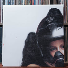 Load image into Gallery viewer, Rosalía - Motomami - POSTER BOOKLET 2022 Columbia, EX/EX 5
