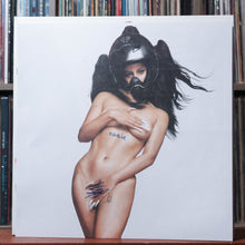 Load image into Gallery viewer, Rosalía - Motomami - POSTER BOOKLET 2022 Columbia, EX/EX 8
