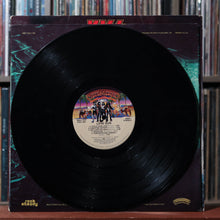 Load image into Gallery viewer, Kiss - Love Gun - 1977 Casablanca, VG/VG 3
