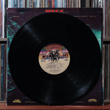 Load image into Gallery viewer, Kiss - Love Gun - 1977 Casablanca, VG/VG 4
