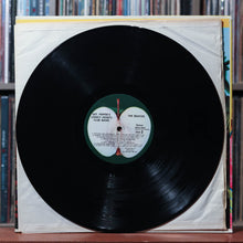 Load image into Gallery viewer, The Beatles - Sgt. Pepper's Lonely Hearts Club Band - W/ INSERT - 1971, VG+/VG 4
