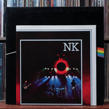 Load image into Gallery viewer, Pink Floyd - The Dark Side Of The Moon - W/ ALL INSERTS - 1975 Harvest, VG+/VG+ 5
