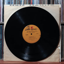 Load image into Gallery viewer, Neil Young, Crazy Horse - Zuma - W/ INSERT Vinyl - 1975 Reprise, VG/VG+ 4
