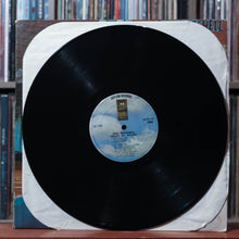 Load image into Gallery viewer, Joni Mitchell, The L.A. Express - Miles Of Aisles - 2LP 1975 Asylum, VG/VG+ 6
