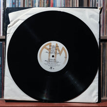 Load image into Gallery viewer, UB40 - Labour Of Love - 1983 A&amp;M, VG/VG+ 4
