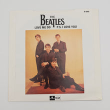 Load image into Gallery viewer, The Beatles - The Singles Collection - 26X, 7&quot; 45 RPM - 1982 Parlophone, EX/NM
