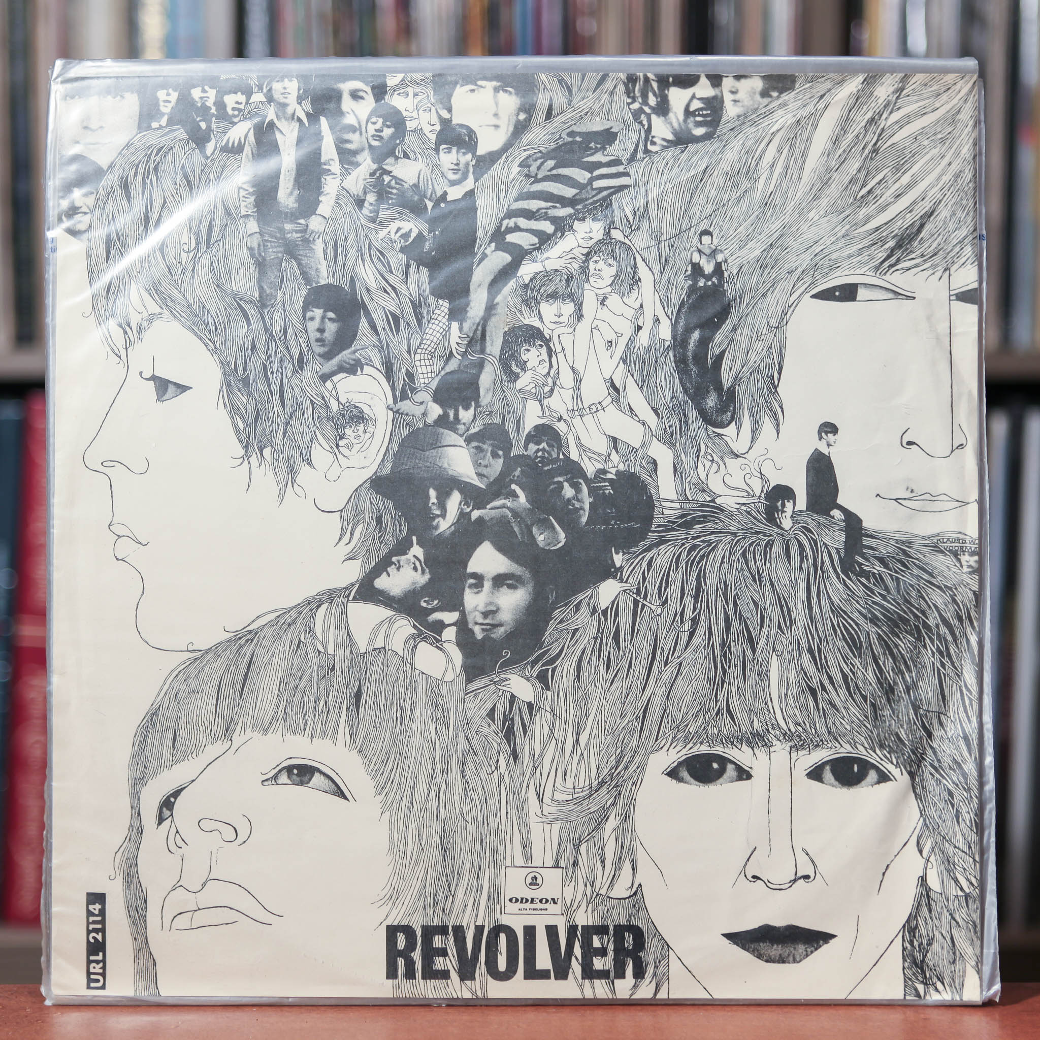 The Beatles - Revolver - RARE Uruguay Import - 1975 Odeon, VG+/VG