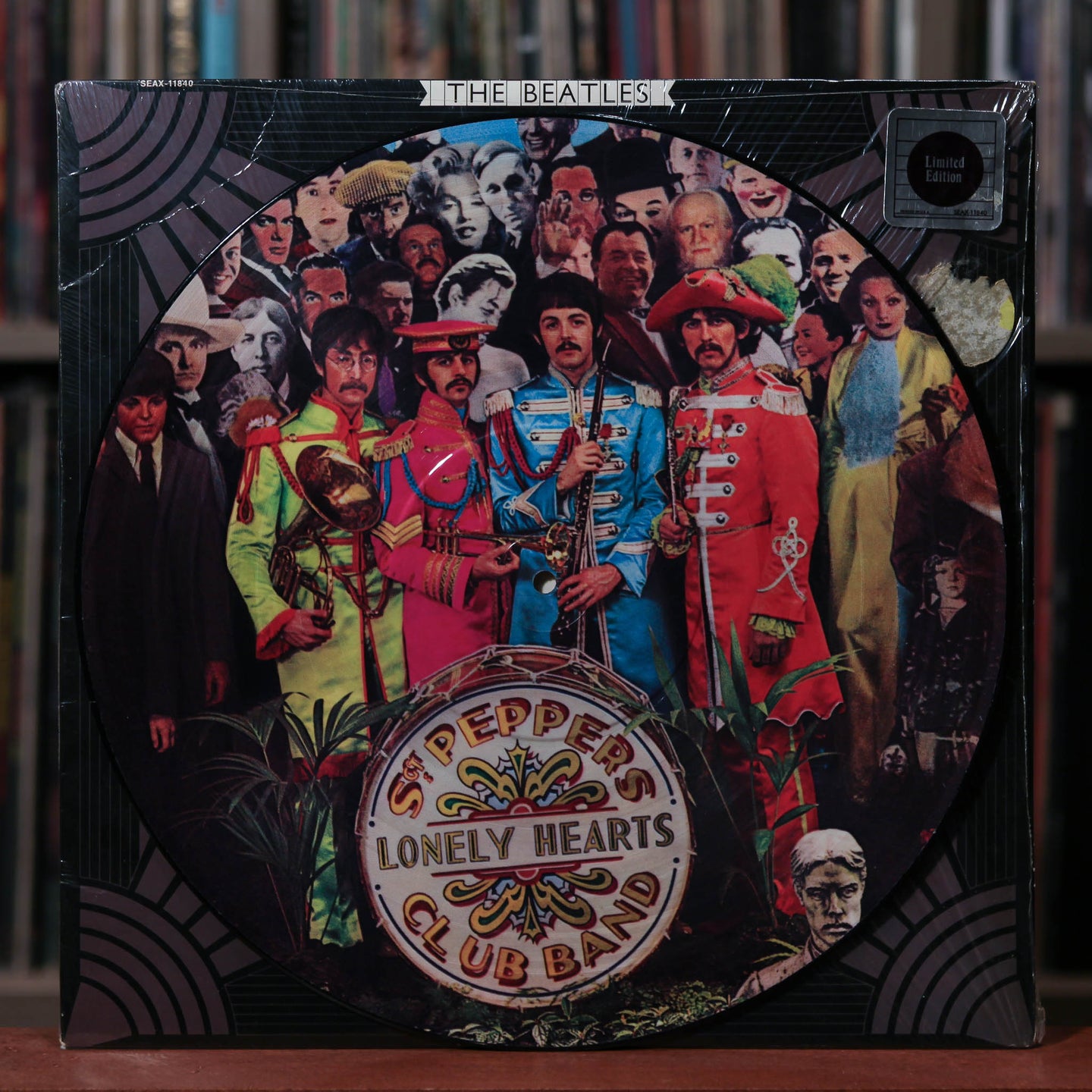 The Beatles - Sgt. Pepper's Lonely Hearts Club Band - Picture Disc - 1978 Capitol, VG+/VG