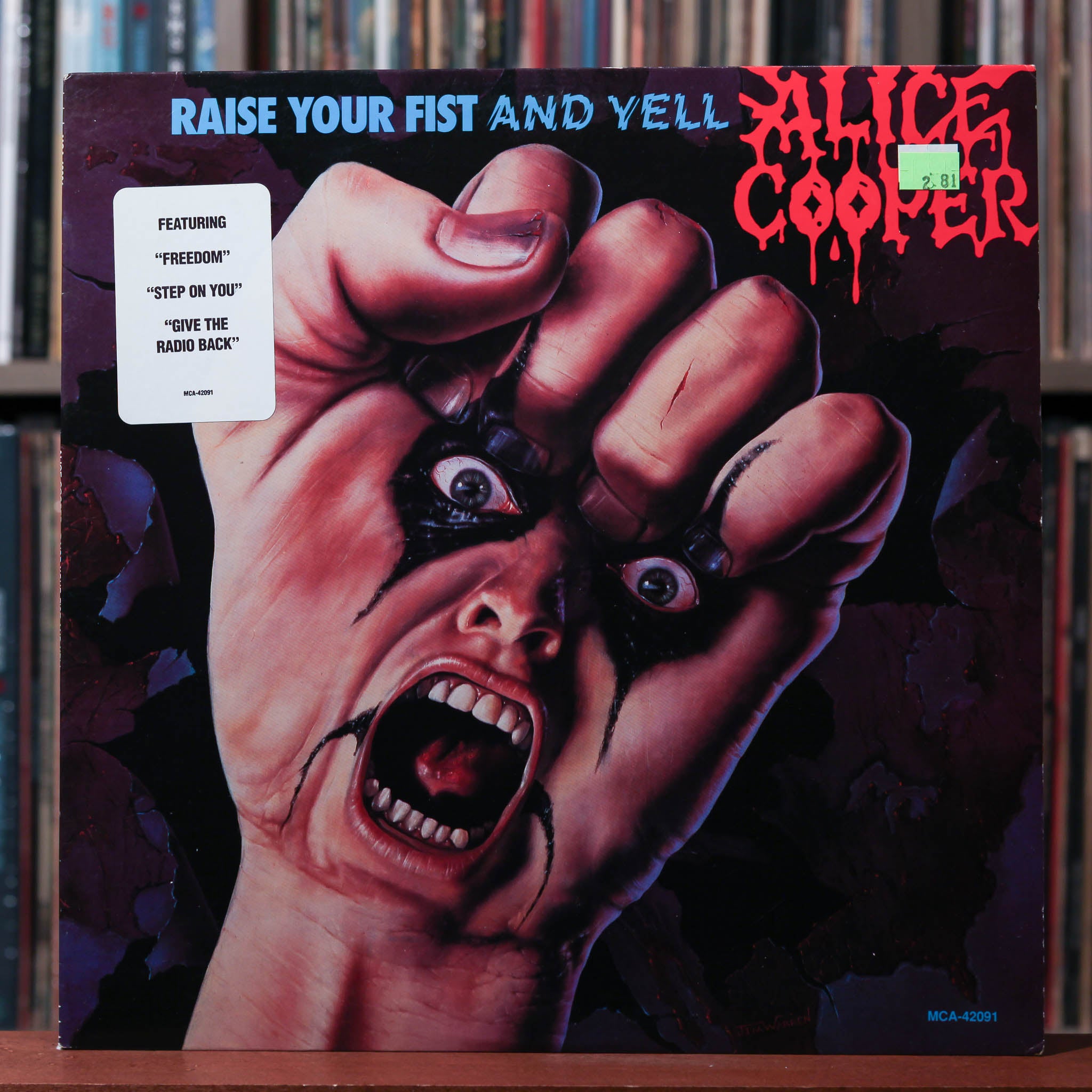 Raise Your Fist and Yell | Alice Cooper