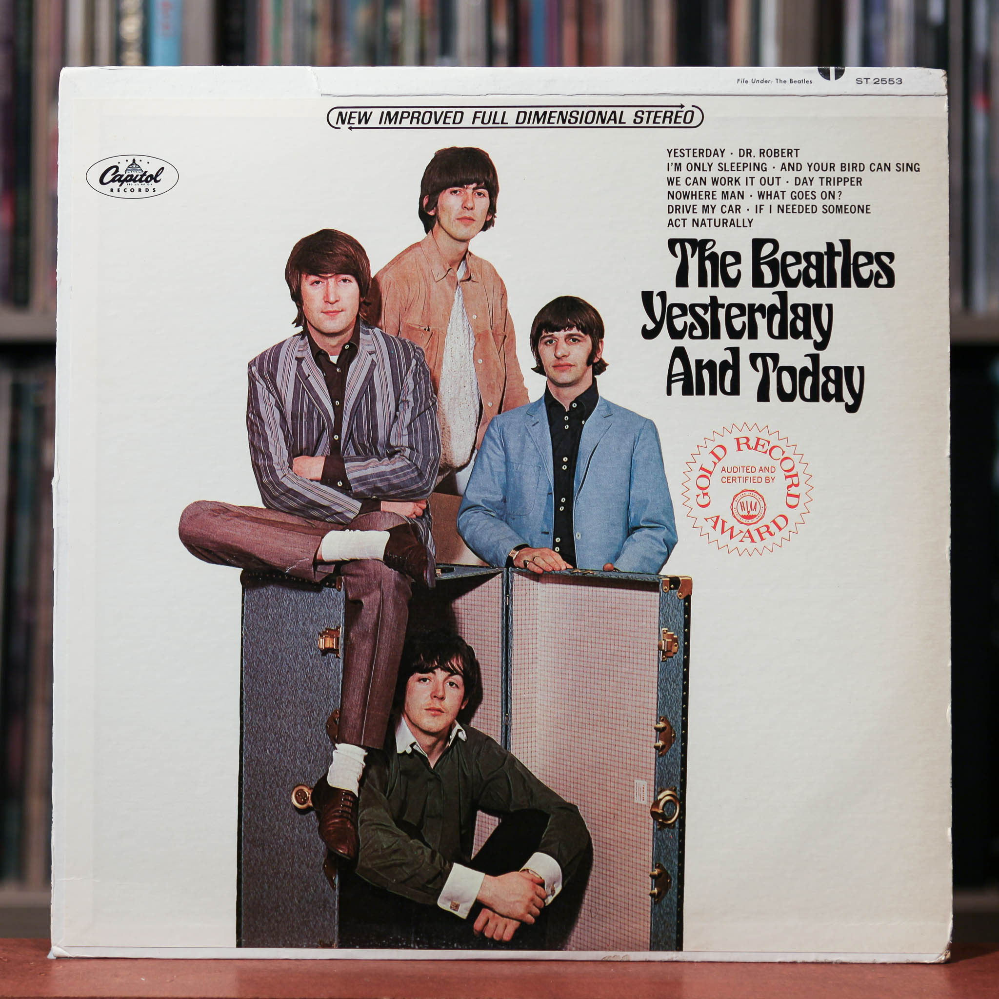 The Beatles Yesterday And Today レコード Amazon.com: The Beatles: Yesterday and Today (12