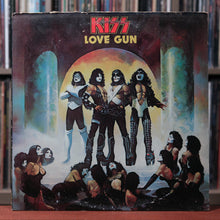 Load image into Gallery viewer, Kiss - Love Gun - 1977 Casablanca, VG/VG+
