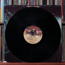Load image into Gallery viewer, Kiss - Love Gun - IN SHRINK 1977 Casablanca, VG+/EX
