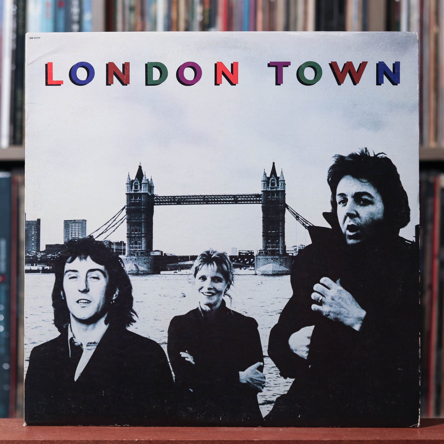 Wings - London Town - W/ POSTER 1978 Capitol Records, VG+/EX