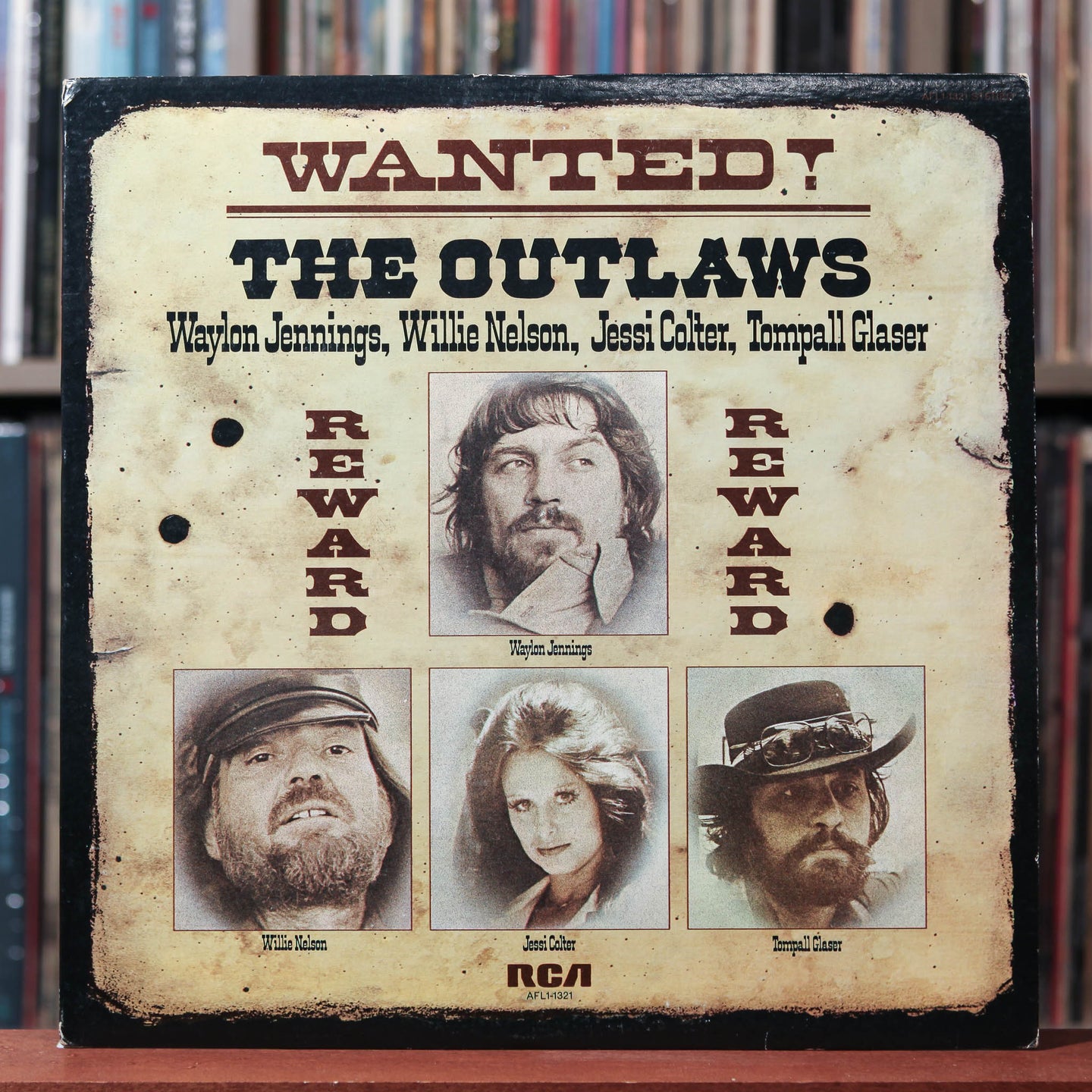 Various - Waylon Jennings, Willie Nelson, Jessi Colter and Tompall Glasser - The Outlaws - 1977 RCA Victor, VG/VG+