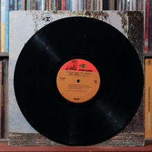 Load image into Gallery viewer, Neil Young - Everybody Knows This Is Nowhere - 1978 Reprise Records
