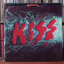 Load image into Gallery viewer, Kiss - Love Gun - 1977 Casablanca, VG/VG+
