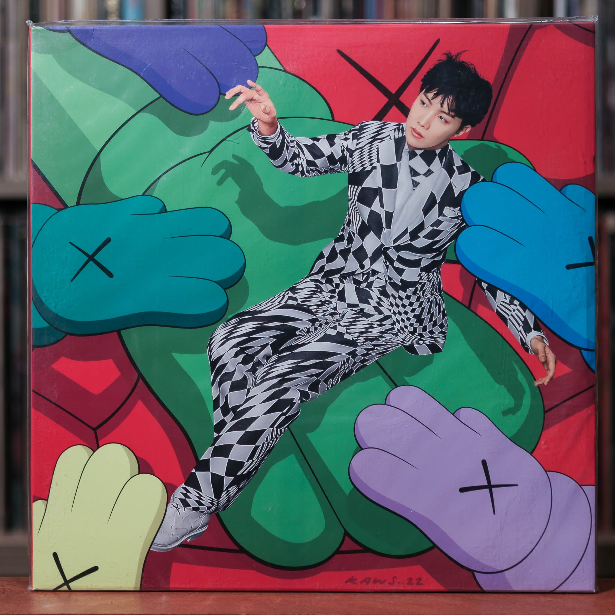 スーパーセール 半額 KAWS Edition 多忙 J-HOPE iN その他