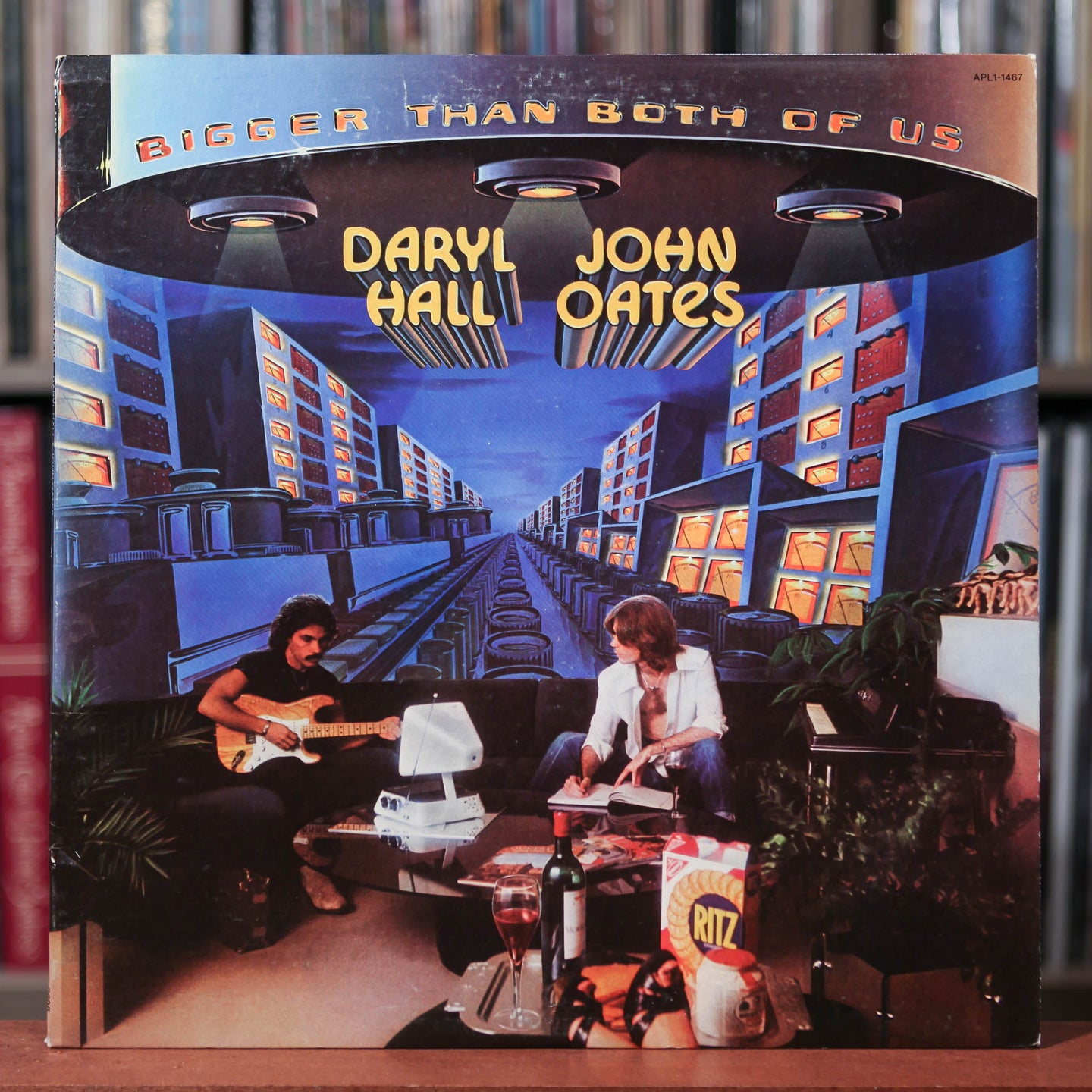 Hall and Oates - Bigger Than Both Of Us - 1976 RCA Victor, VG+/VG+