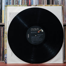 Load image into Gallery viewer, John Denver - John Denver's Greatest Hits - 1973 RCA, VG+/VG+
