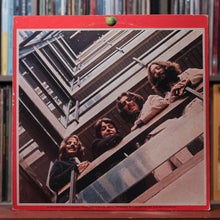 Load image into Gallery viewer, The Beatles - 1962-1966 - 2LP W/ INSERT 1973 Apple Records
