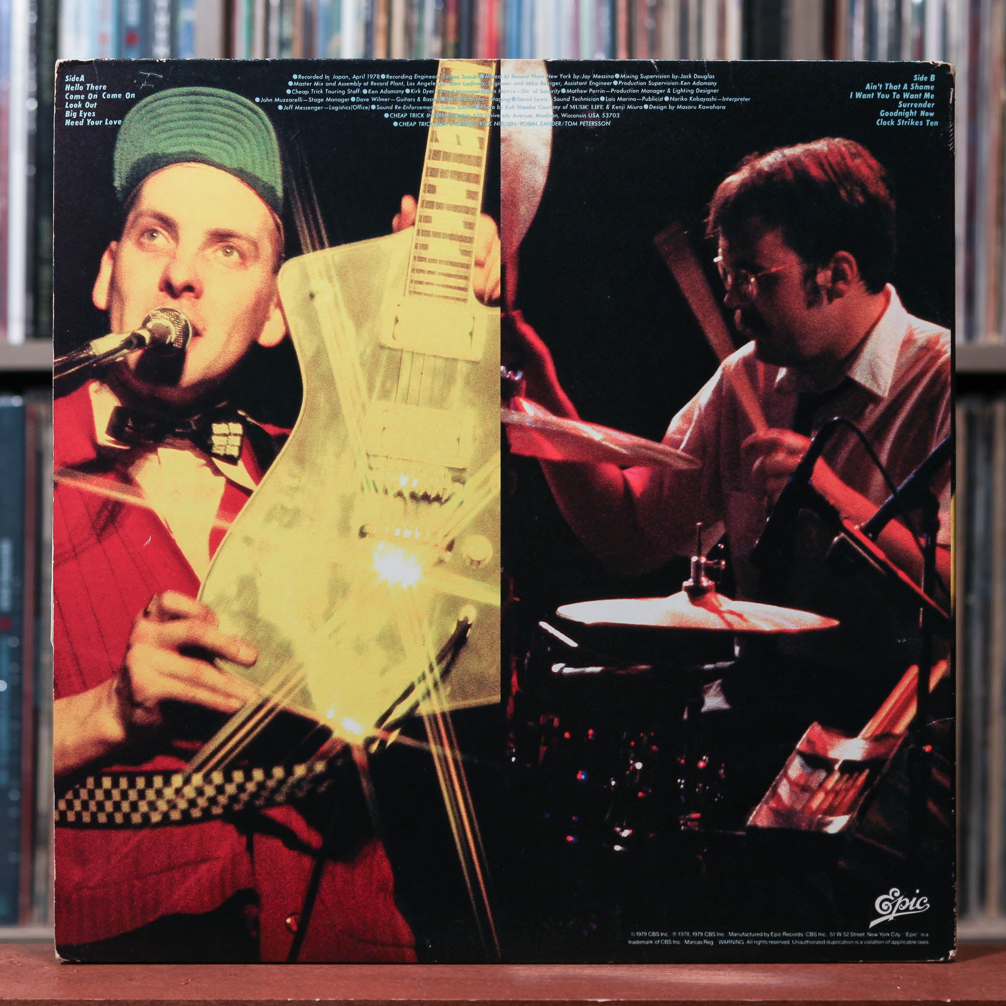 Cheap Trick - At The Budokan - UK KAMIKAZE YELLOW W/ BOOKLET 1979 Epic